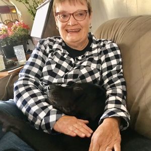 Meet your Posher, Dee dee